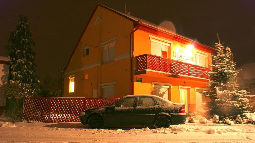 Margaret Apartman Egerszalók Buitenkant foto
